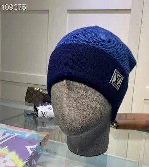 Louis Vuitton Beanies & Scarves