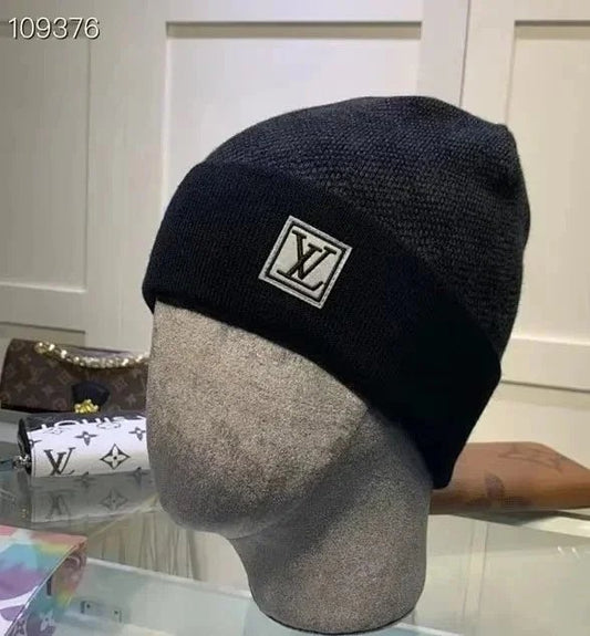 Louis Vuitton Beanies & Scarves