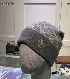 Louis Vuitton Beanies & Scarves